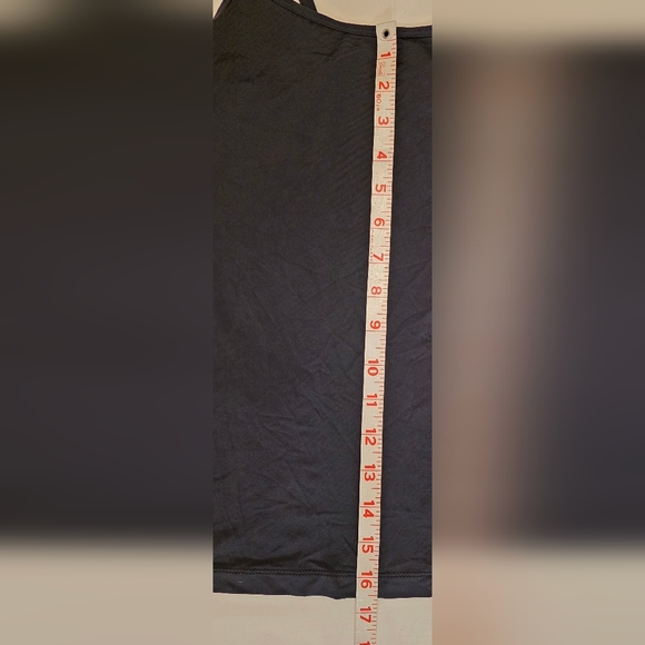 Old Navy Women's Black Camisole Tank ~ Size Medium - Picture 9 of 9